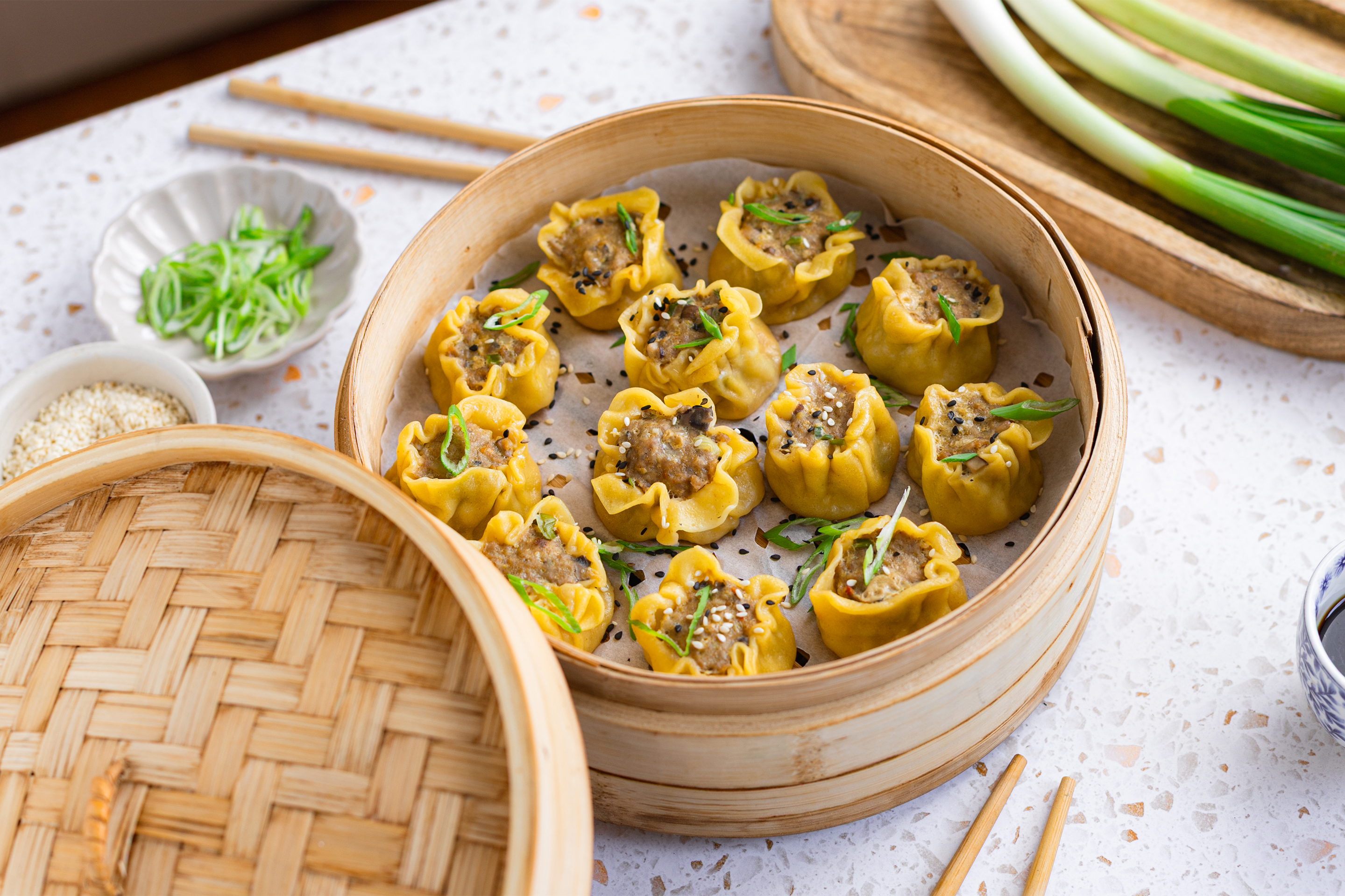 Дъмплинги със свинско месо и гъби шийтаке