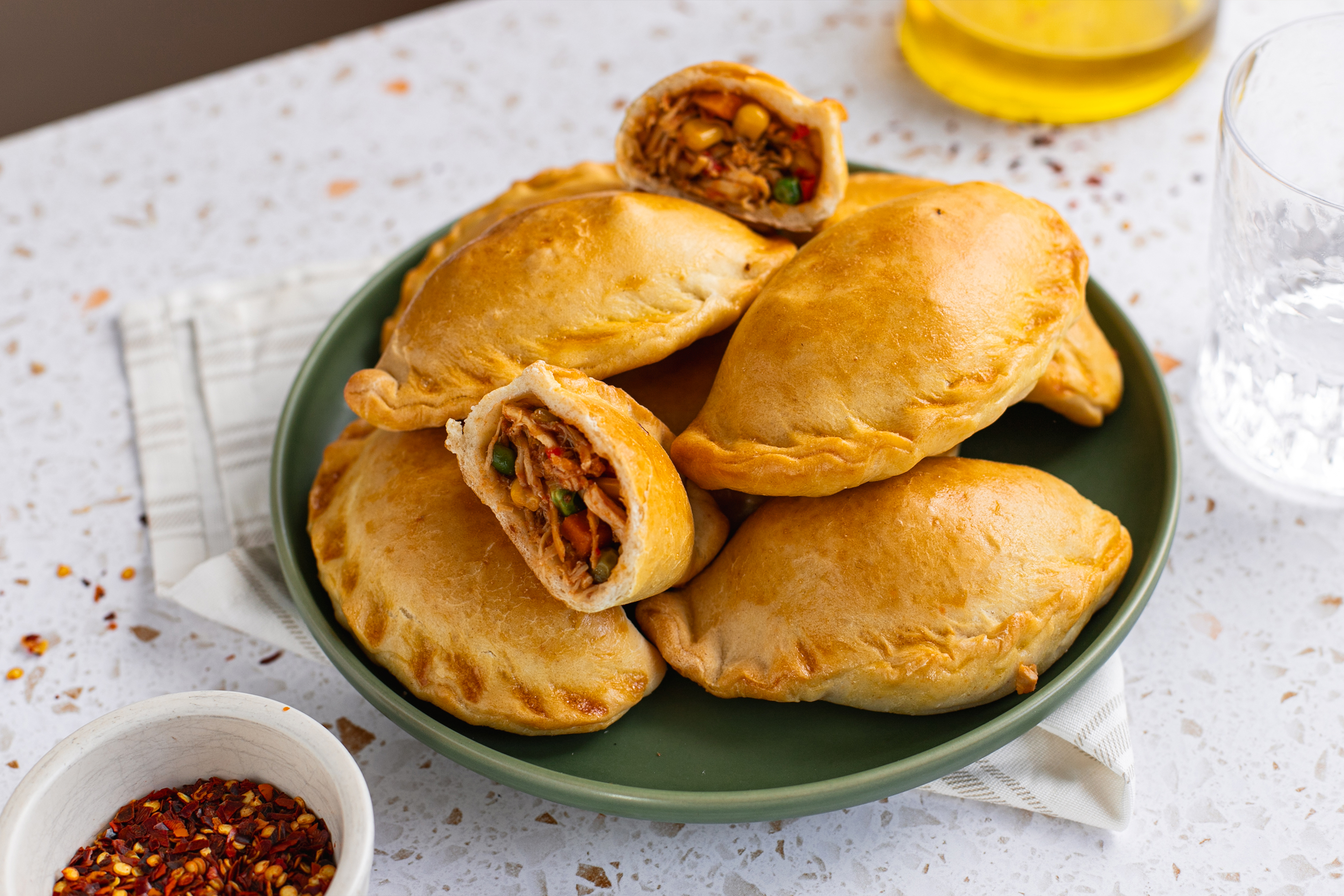 Емпанади с пиле и зеленчуци